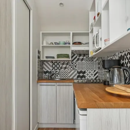 شقة Cozy & Private Terrace *