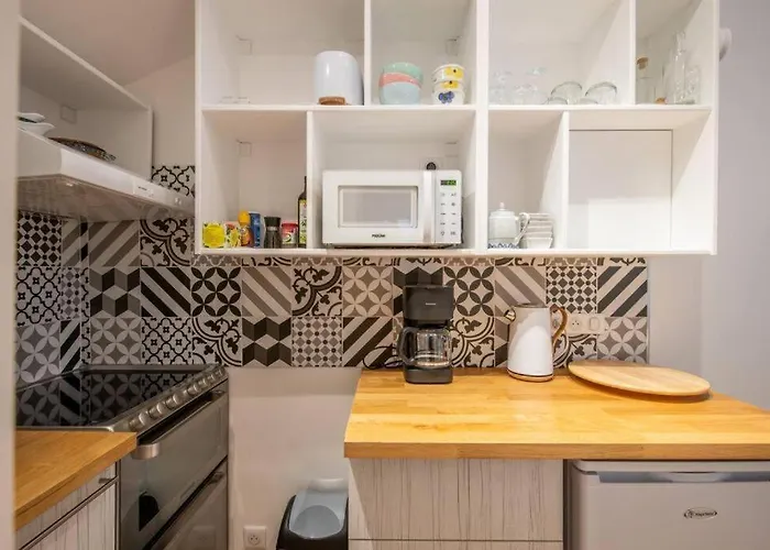 Cozy & Private Terrace Apartman